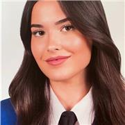 Me defino como una persona responsable,organizada y con capacidad de adaptarme a las necesidades de cada alumno